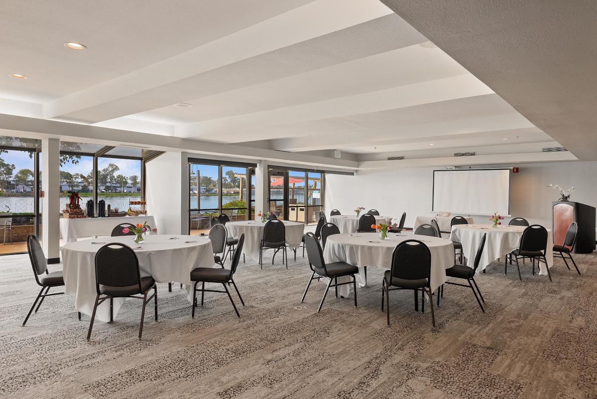 Executive Inn & Suites Ώκλαντ Εξωτερικό φωτογραφία